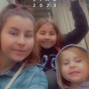 Meet your Posher, Leslie